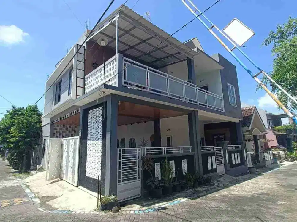 Rumah 2 lantai Bagus siap huni tidak perlu renov