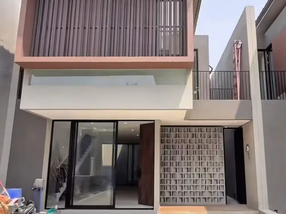 Dijual Rumah Baru di Central Park Mulyosari, Spek Bangunan Premium