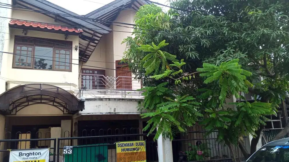 dijual rumah strategis dekat universitas,