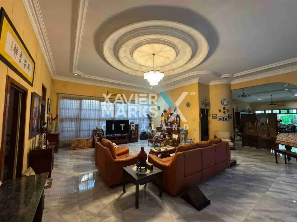 Rumah Strategis Pusat Kota Surabaya, Terawat Siap Pakai, Banting Harga
