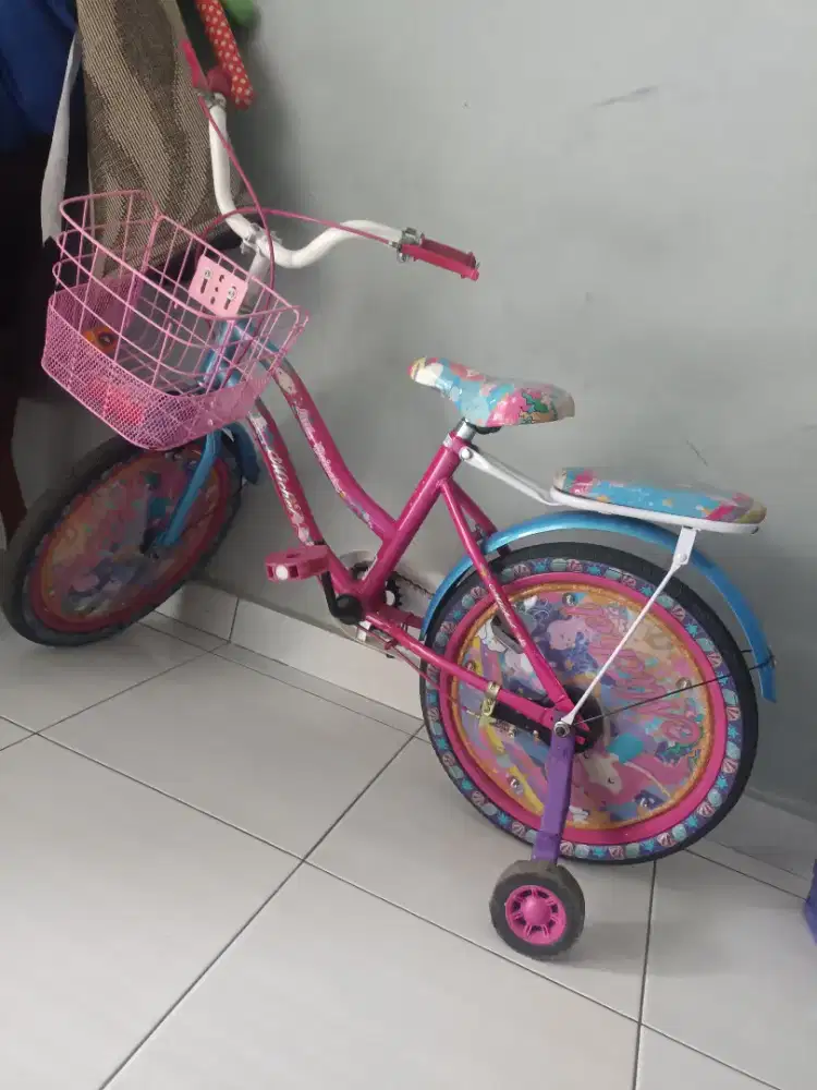 Sepeda anak perempuan