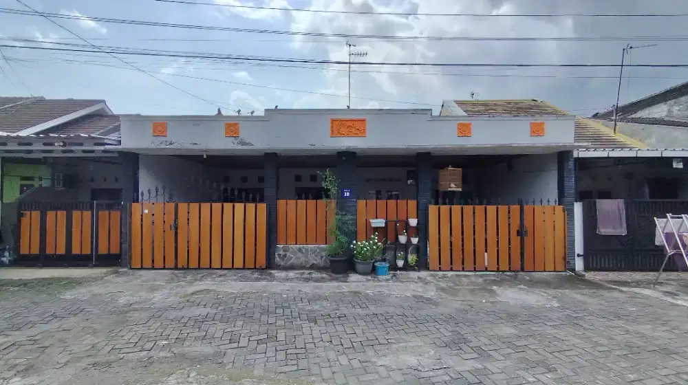 DIJUAL RUMAH MURAH 2 LANTAI DALAM PERUMAHAN DI TAMANTIRTO