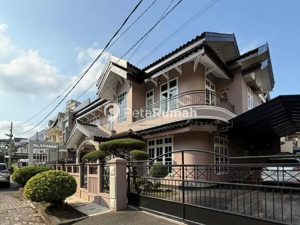 Dijual Villa Mewah Full Furnished + Perabot Daerah Putri Hijau Komplek Emerald Garden (indra&vincent)