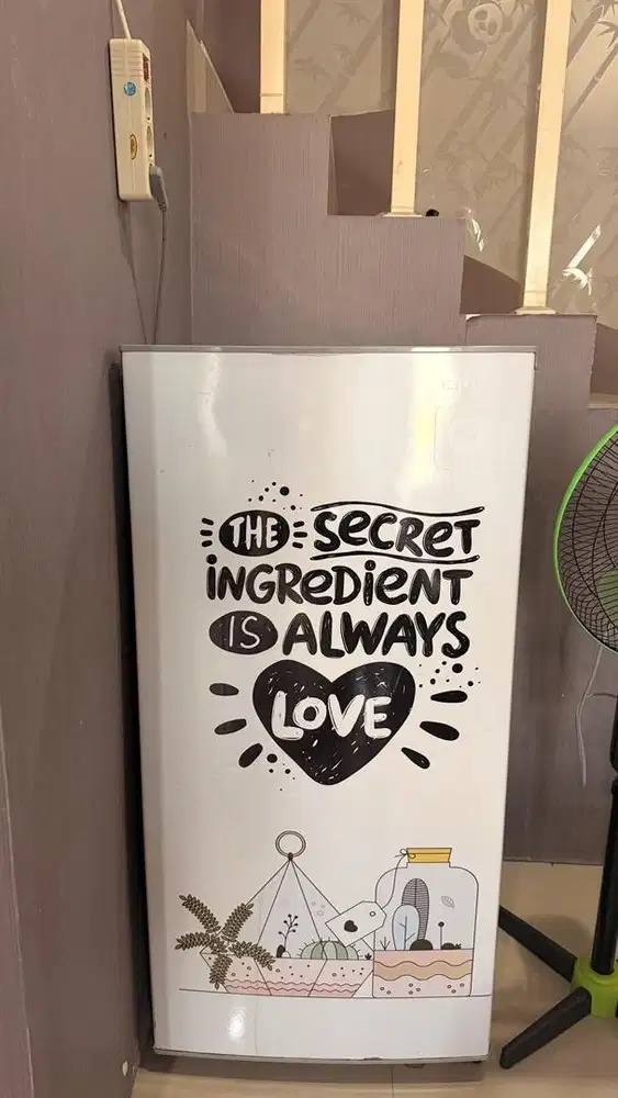Kulkas 1 Pintu Sharp bekas dingin pol