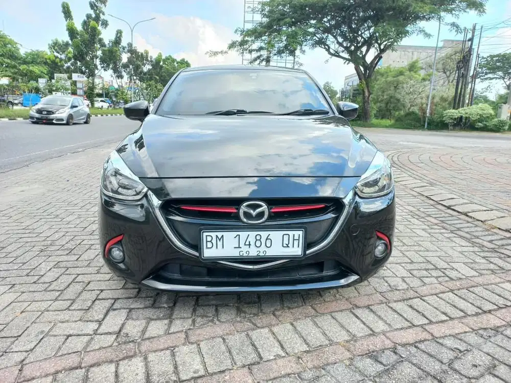 Dijual mazda 2 GT skyactiv 2015 dp 20jt