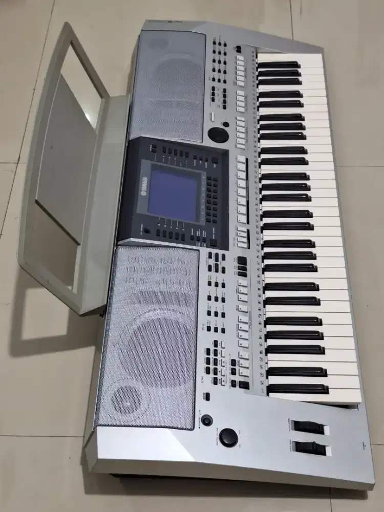 Keyboard yamaha psr 700