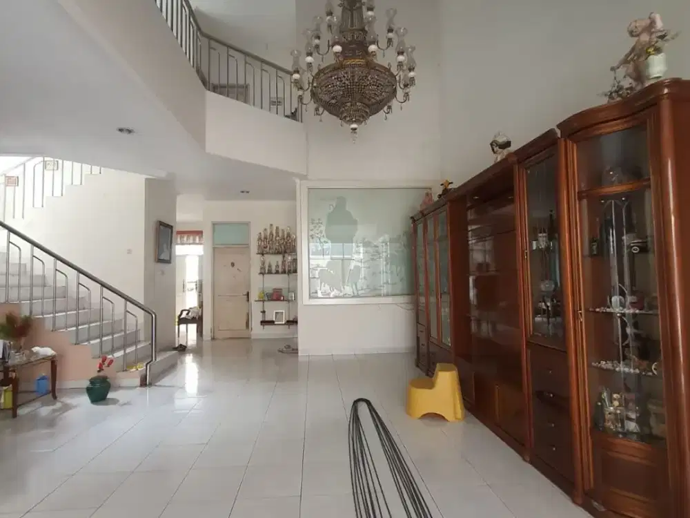 Dijual Cepat Rumah di Komplek Bumi Permata Indah, Karang Tengah Tangerang, Uk.11x25m2, Semi Furnished, Harga : 6.5M Nego