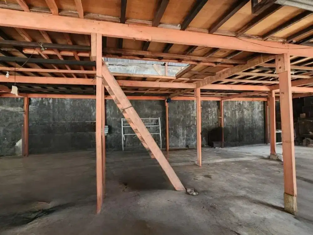 GUDANG DAN RUMAH DISEWAKAN AREA PASAR SENGGOL PURWOSARI SOLO