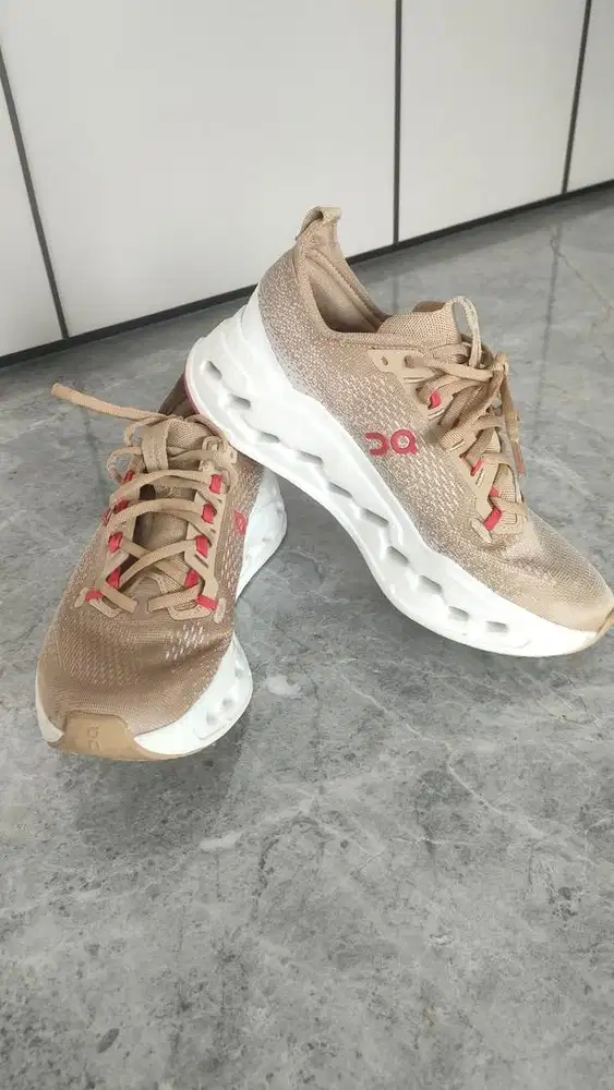 On Cloud Sepatu Running Euro 41