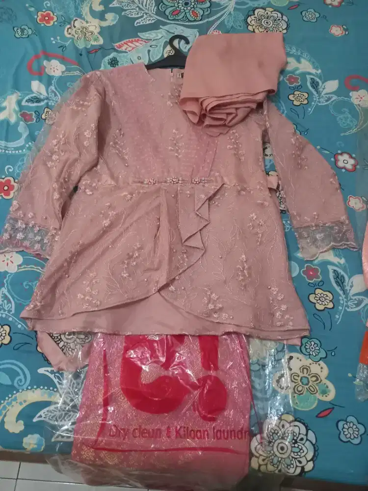 Kebaya Wisuda Sekolah Wanita - Kondisi terawat