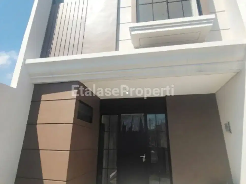 Disewakan rumah baru regency one eastpoint dekat pakuwon city