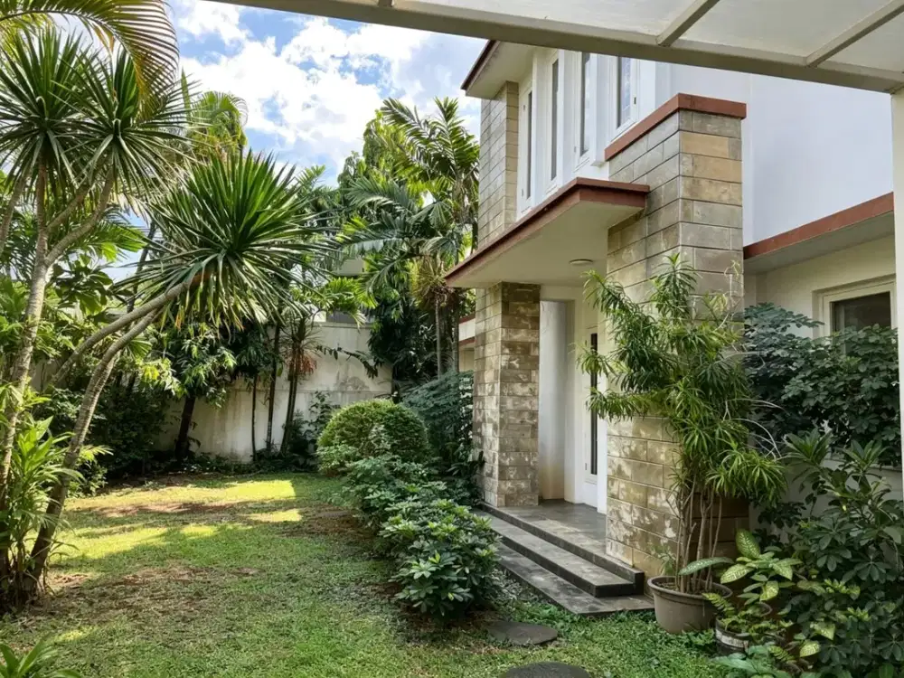 Dijual Rumah Luas dengan Swimming pool di Cipete - Cilandak - Jakarta Selatan