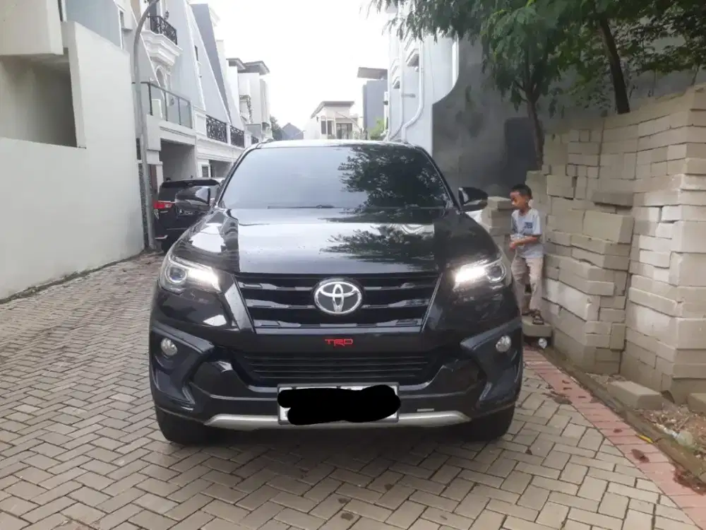 Toyota Fortuner 2.4 VRZ TRD Sportivo Diesel AT