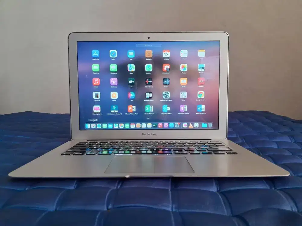MacBook Air 13 Core i5 Ram 8GB (not-4GB) Mulus TANPA DENT Apple 2015