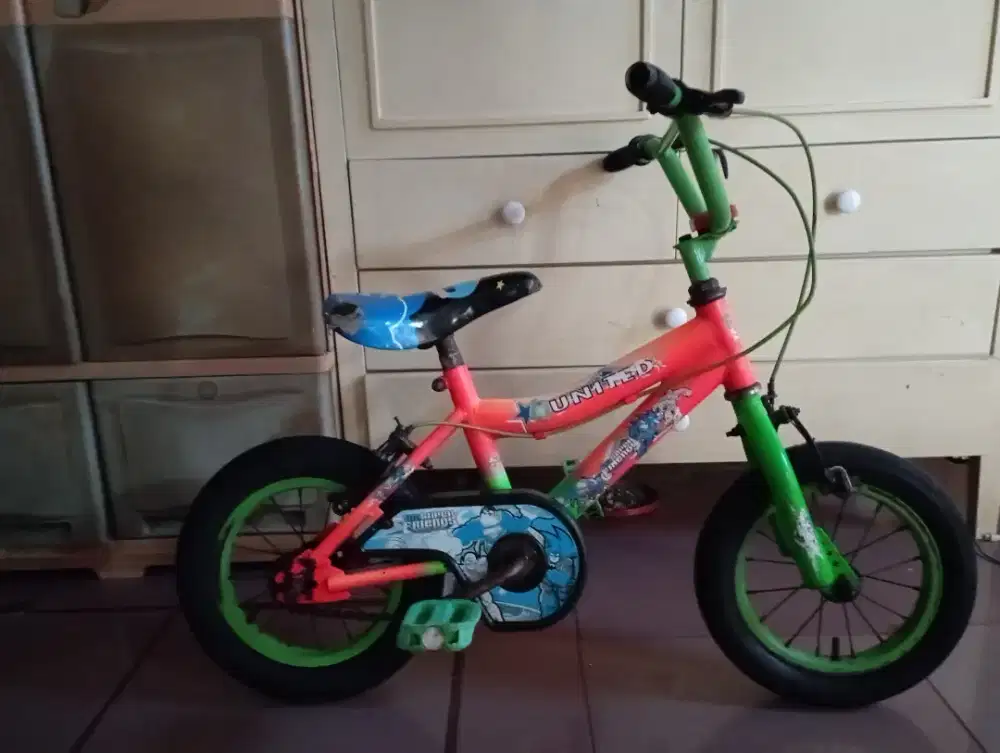 UNITED ring 12 Tingal gowess