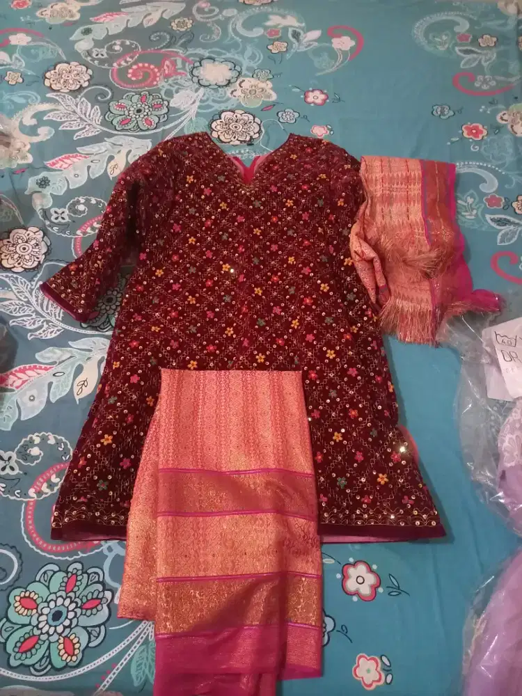 Baju kurung wanita - siap pakai