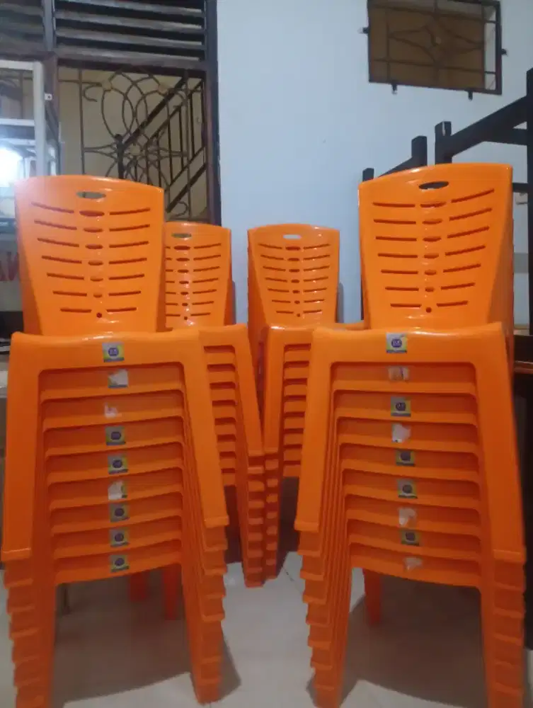 kursi plastik NAPOLLY