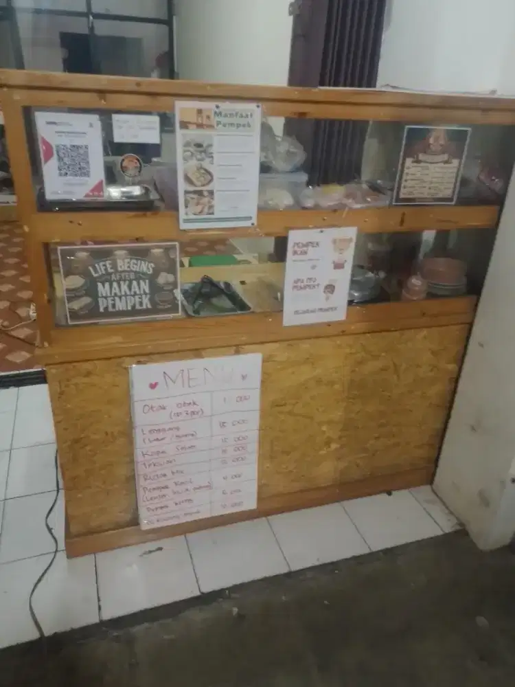 Jual etalase jualan kayu
