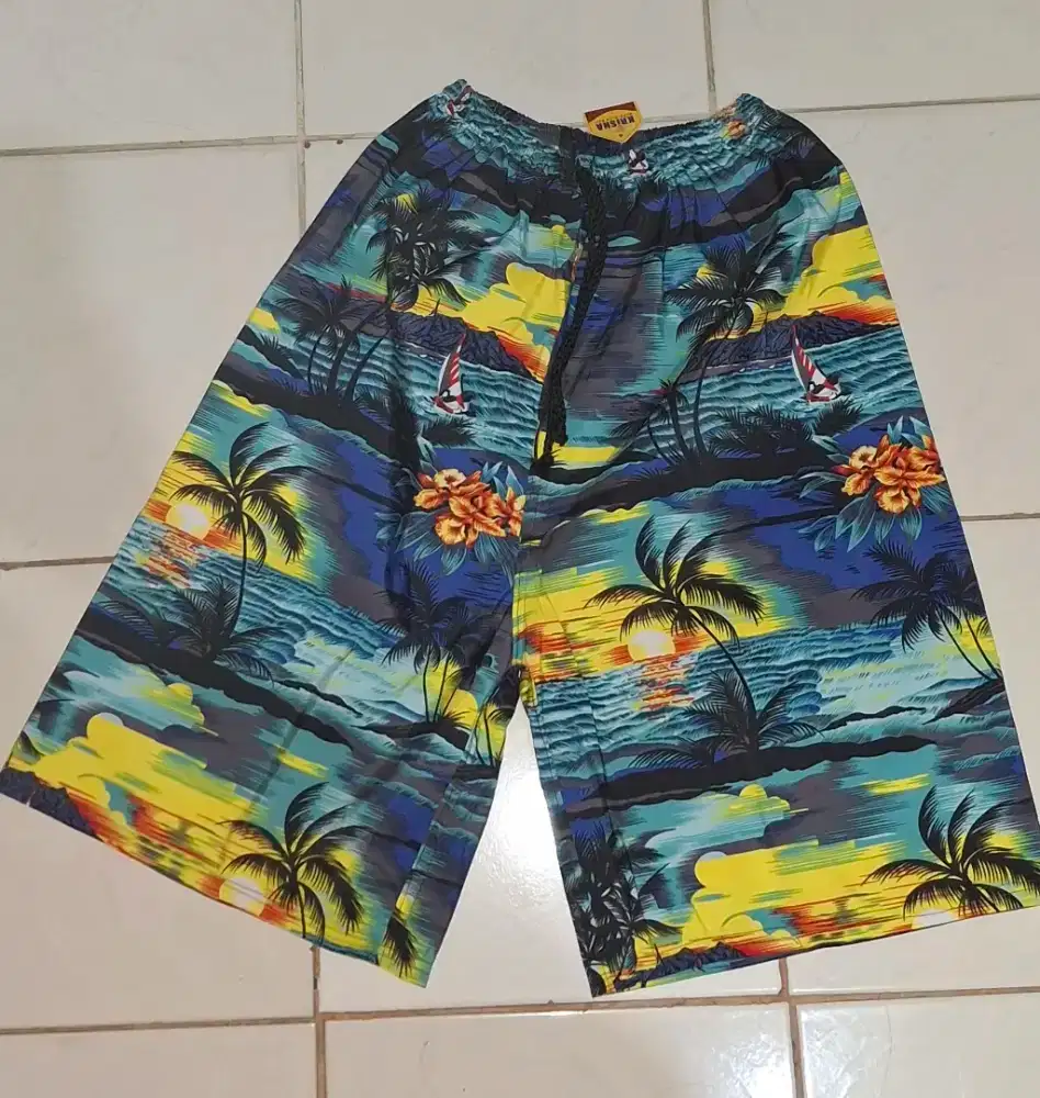 Celana Pendek Krisna Bali