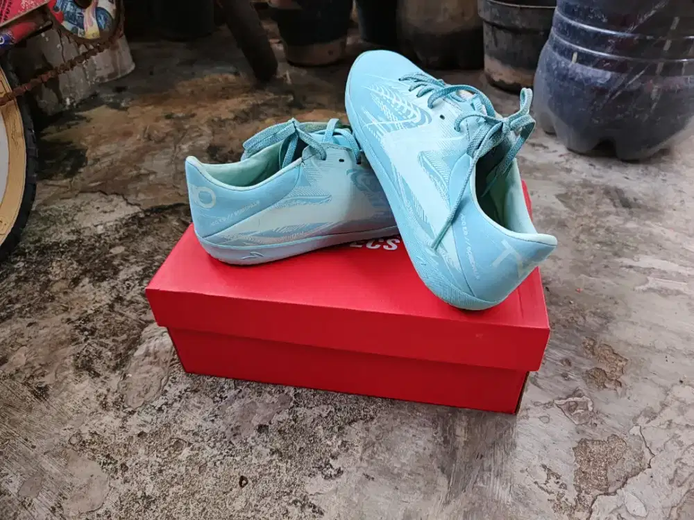 Sepatu futsal specs Elevation two in size 40