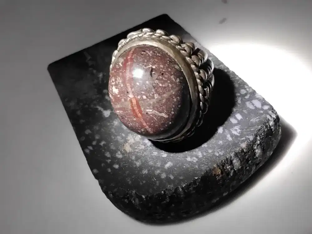 Batu cincin kendit Lawas