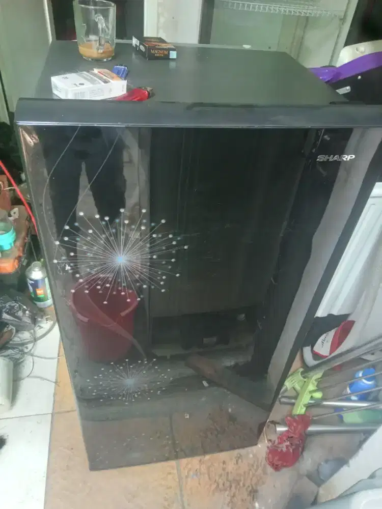 Kulkas 1 pintu merk sharp normal dingin beku nego tipis
