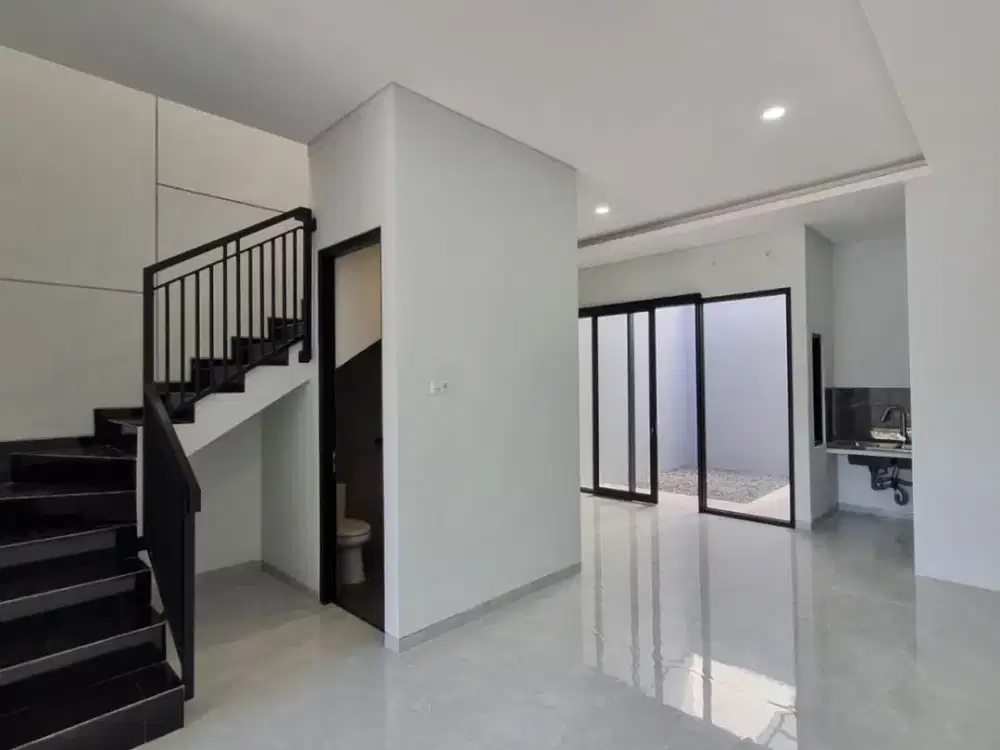 Rumah Wisma Mukti 2 Lantai, Baru Gress, Full Granit, SHM.