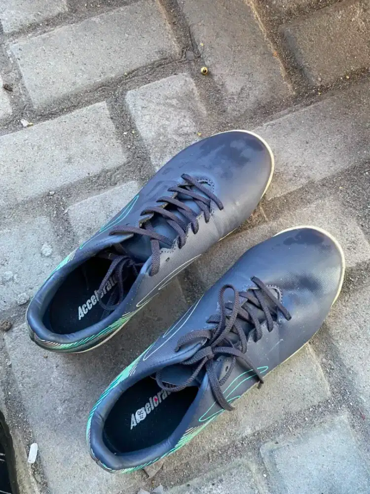 Sepatu futsal specs