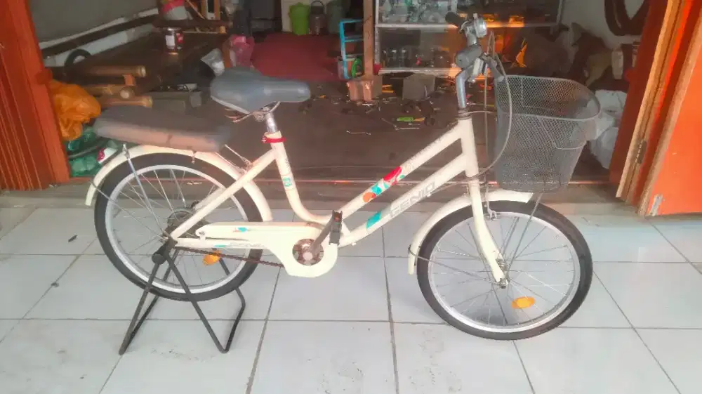 Di jual sepeda mini uk 20 siaap pake