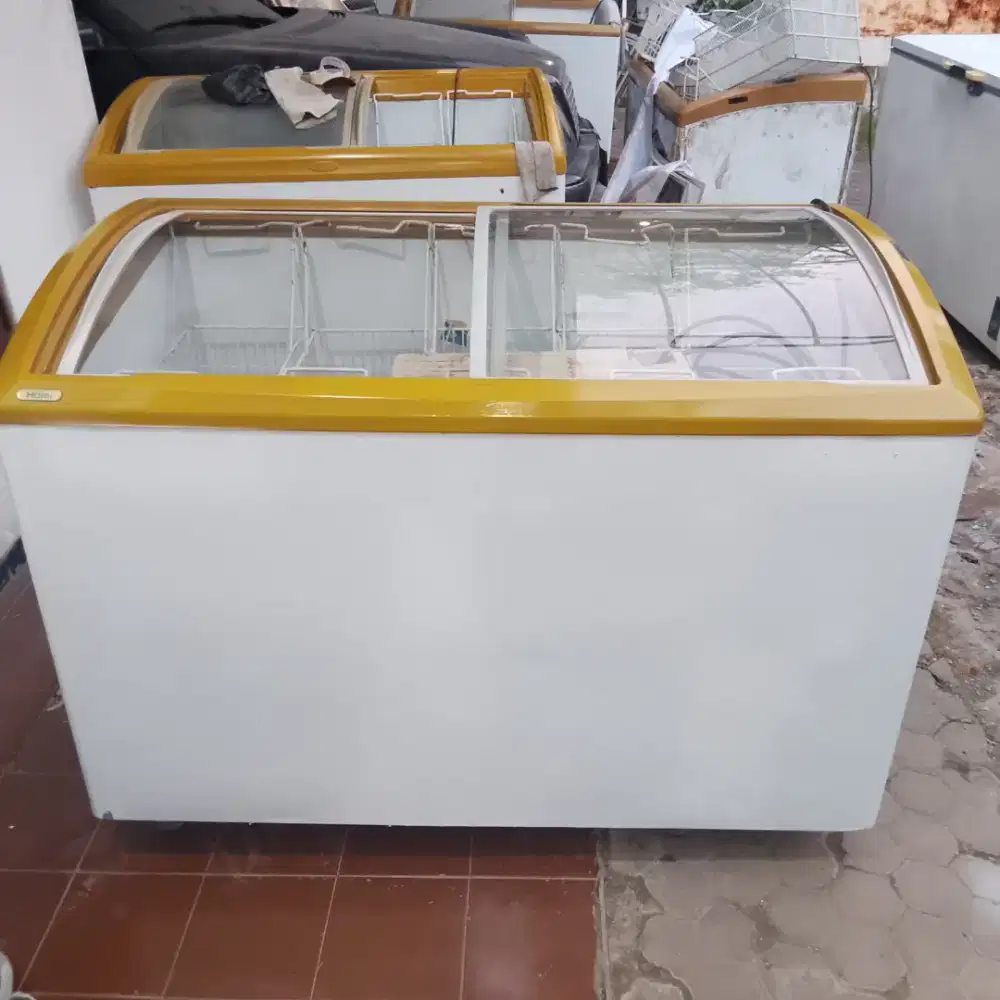 Jual freezer 350 liter  warna ada kuning sama Abu - abu