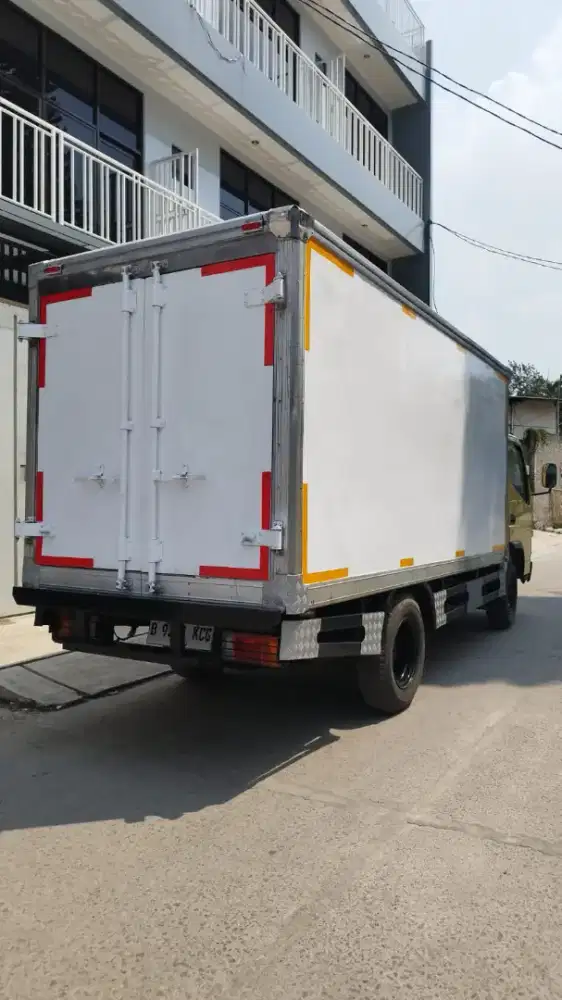 Box Freezer pendingin frozen suhu beku berikut mobilnya