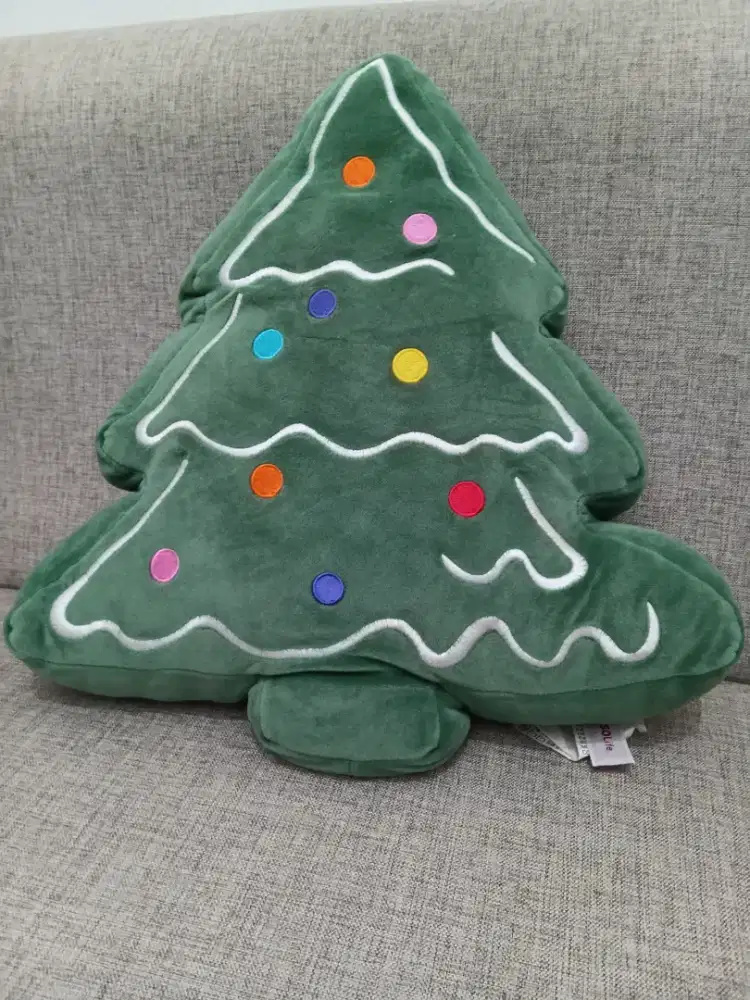 Bantal kecil karakter pohon Natal