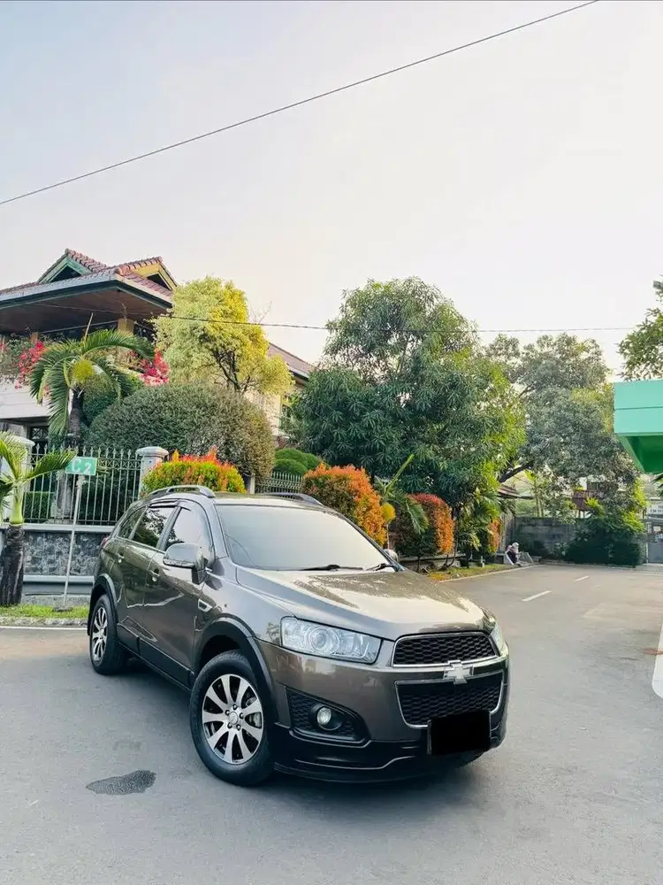Chevrolet Captiva 2.4 FL2 Low KM Siap pakai