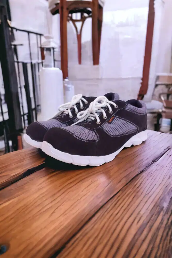 Cepat Sepatu safety SRC anti slip Cileungsi