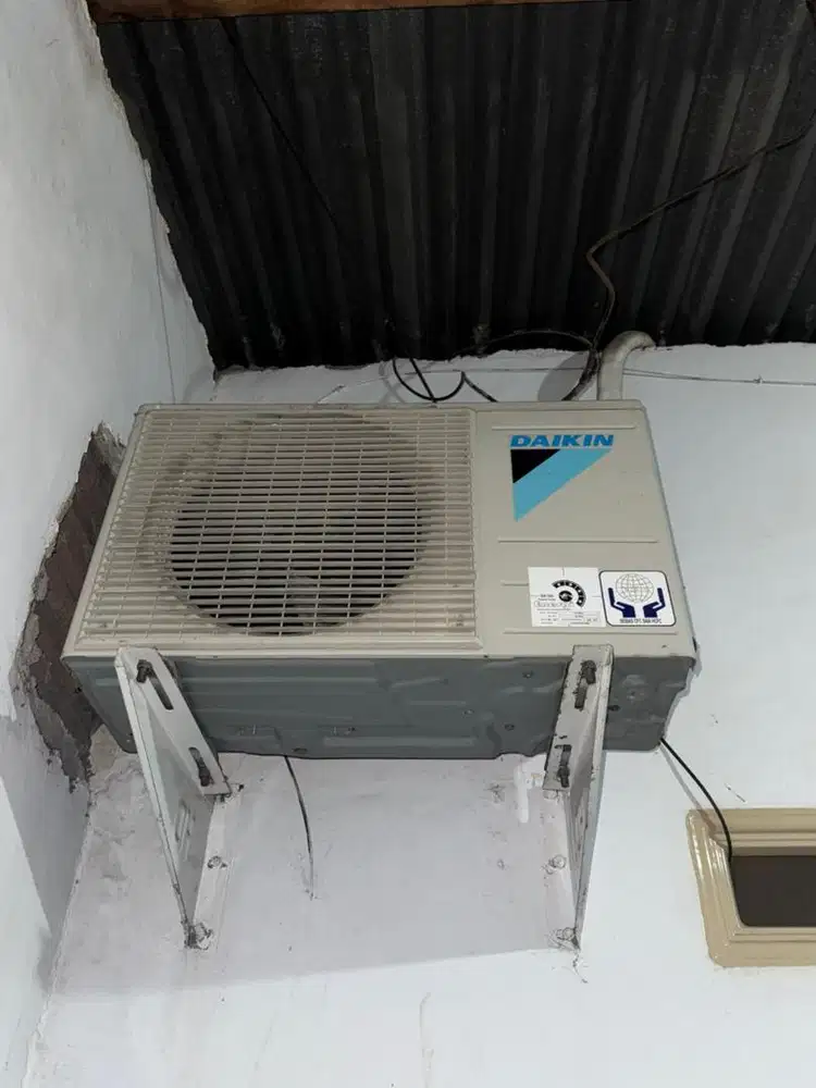 JUAL OUTDOOR AC DAIKIN