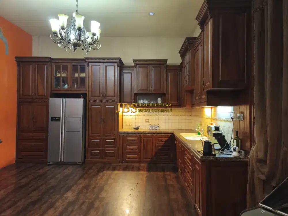 Dijual Rumah 4 Tingkat di Komplek The Palace Residence Jalan Mustang - Medan