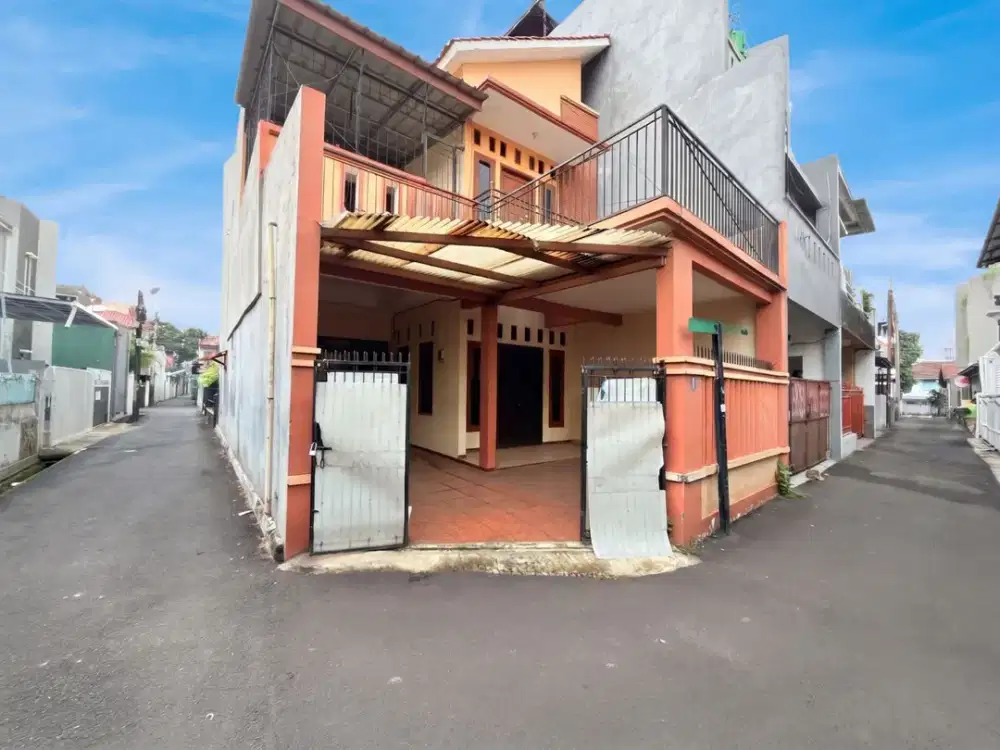 GAK SAMPE 3 M ! RUMAH 2 LANTAI POSISI HOEK DI TEBET BARAT !!!