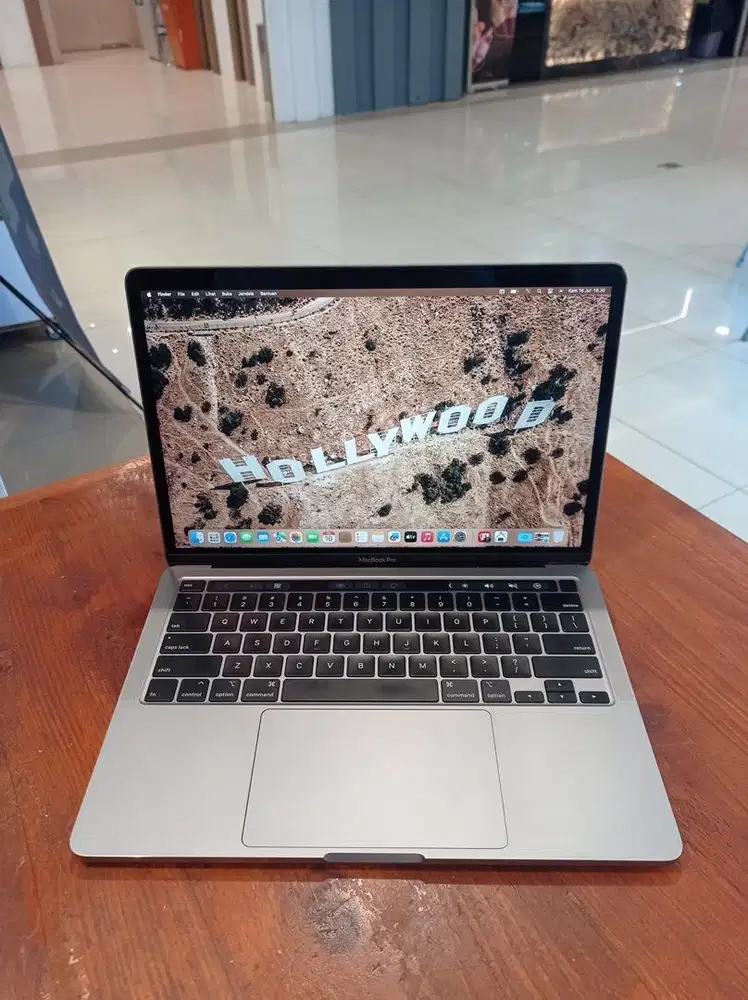 Macbook Pro 13inch 2020  i5 16/1Tb