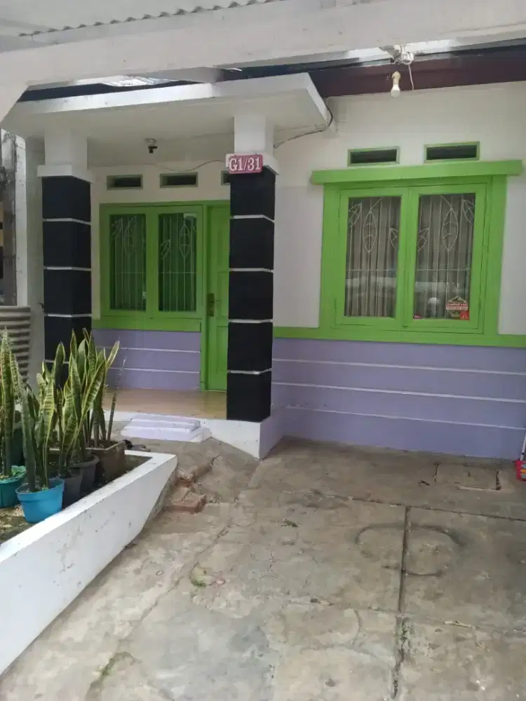 Di kontrakan / di sewa kan rumah per tahun