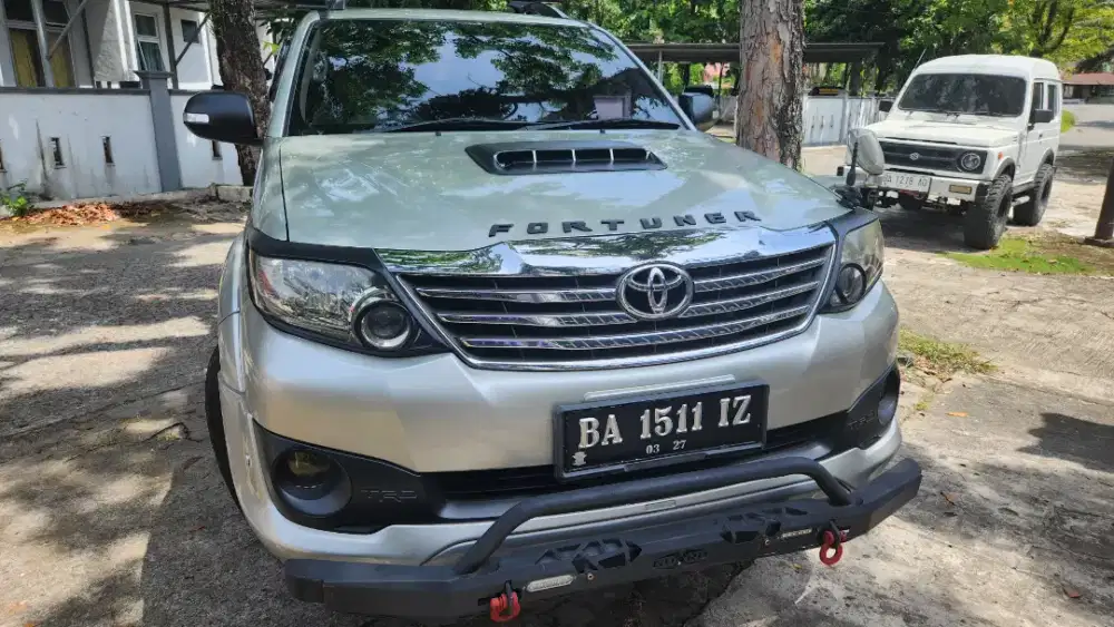 Dijual cepat fortuner G lux 2,7 a/t TRD