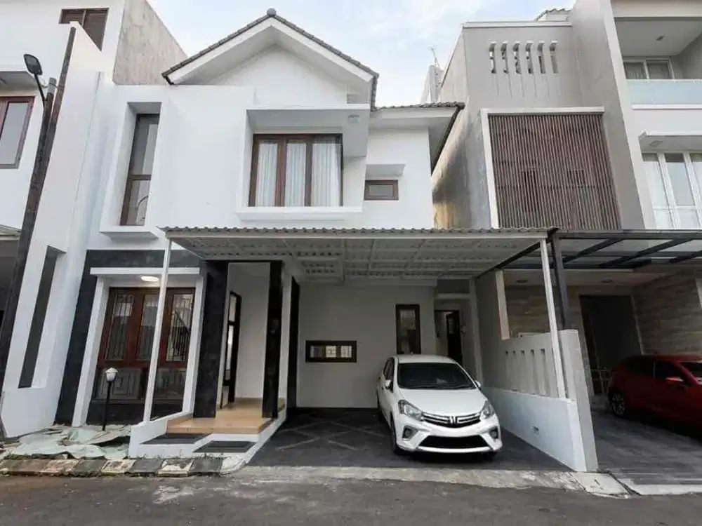 Town House di Cilandak Barat Sebrang Citos Siap Huni, Halaman Belakang Luas One Gate System