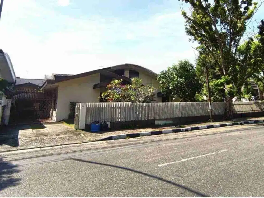 RUMAH PREMIUM 927M² DI JALAN SUTOMO PEKANBARU