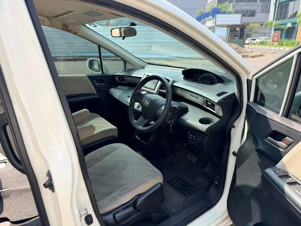 Honda Freed 2012 Bensin