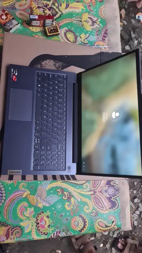 Lenovo rayzen 5 layar sentuh