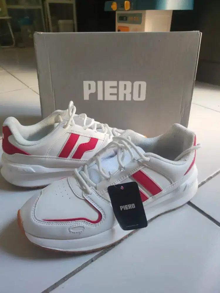 PIERO Sepatu Sneakers PRIA JOGGER 24 white red