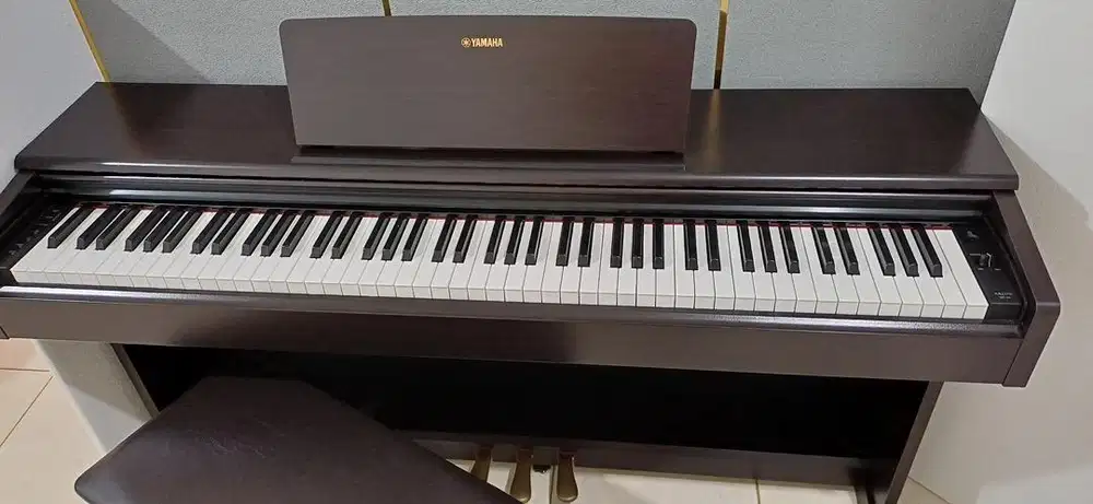 Second Piano Yamaha Arius YDP144