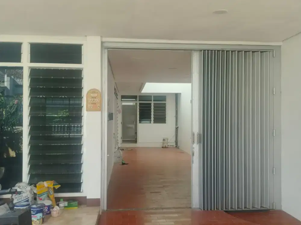 Disewakan Rumah Siap Huni dan Terawat, Kertajaya Indah Timur, Dekat Sekolah, Kampus, Dan Mall