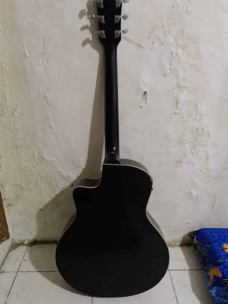 Gitar merk Yamaha