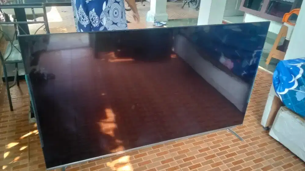 Tv coocaa 65 inch layar blank.