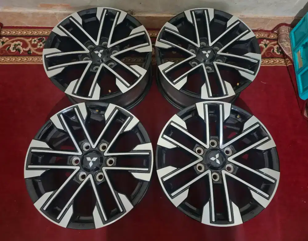 Veleg copotan pajero Ring 18